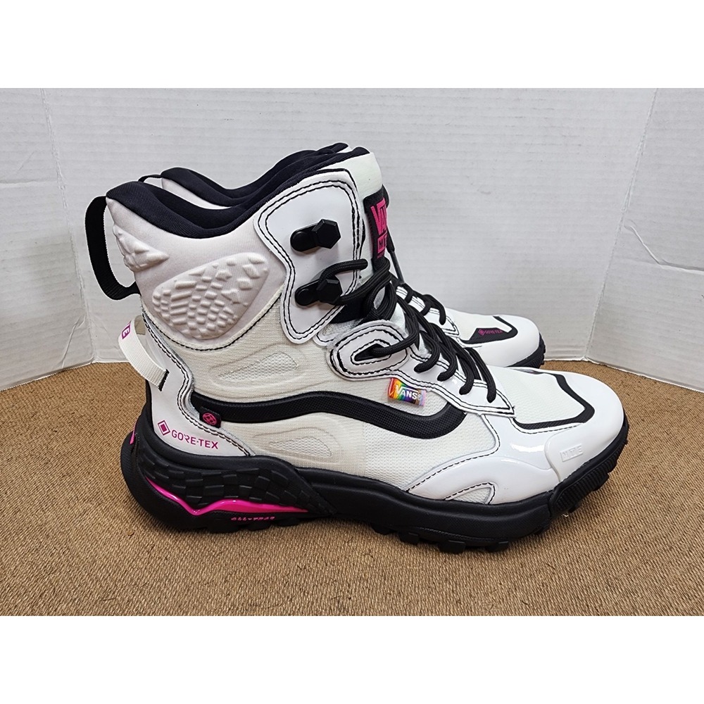 VANS MTE Crestline Gore-Tex Pride Hiking Boots Mens Size 8 Women 9.5 White